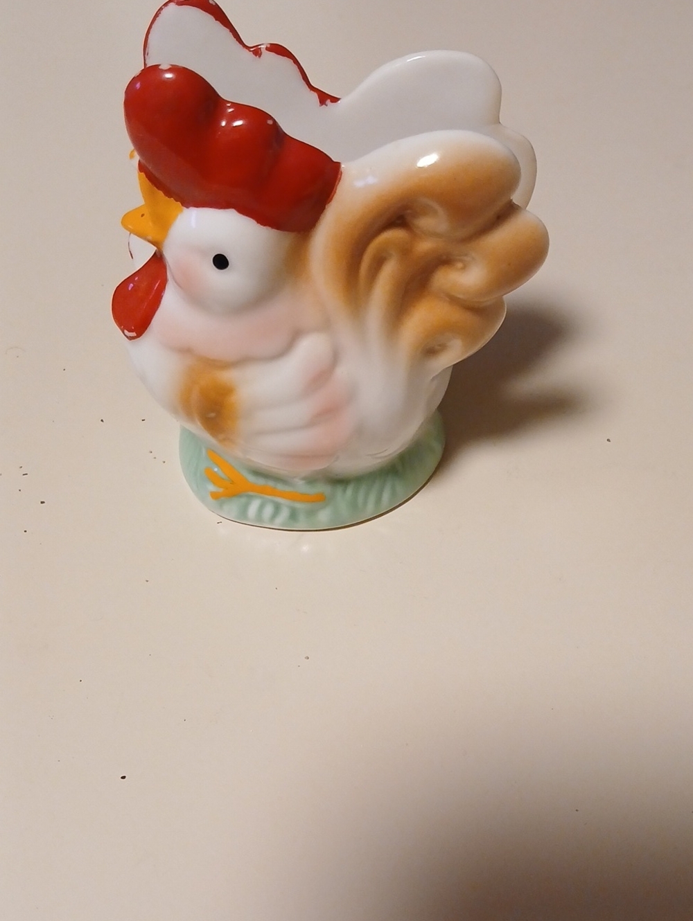 Decorative Ceramic Rooster Figurine in White and Red.A Paper napkin holder for T